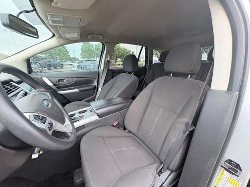 Ingot Silver Metallic 2013 Ford Edge SE