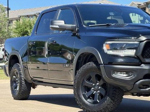 Diamond Black Crystal Pearlcoat 2020 RAM 1500 Rebel