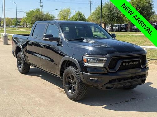 Diamond Black Crystal Pearlcoat 2020 RAM 1500 Rebel