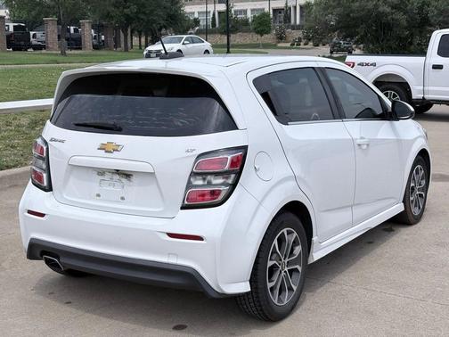Summit White 2017 Chevrolet Sonic LT