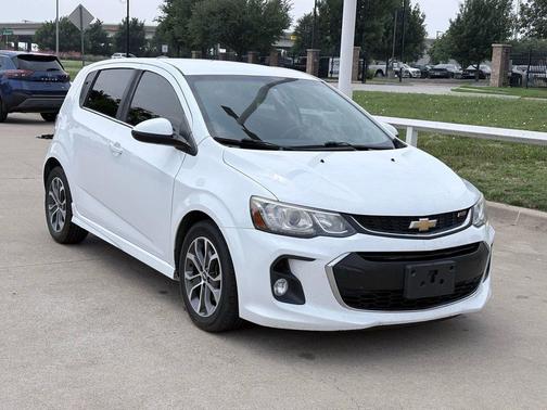 Summit White 2017 Chevrolet Sonic LT
