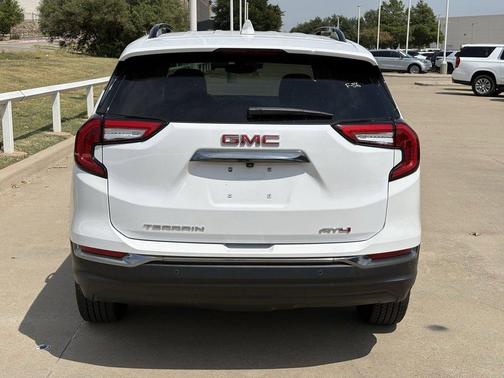2024 GMC Terrain AWD AT4