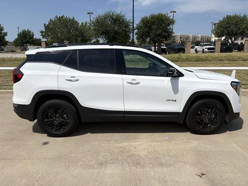 2024 GMC Terrain AWD AT4