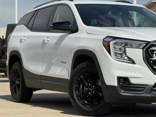 2024 GMC Terrain AWD AT4