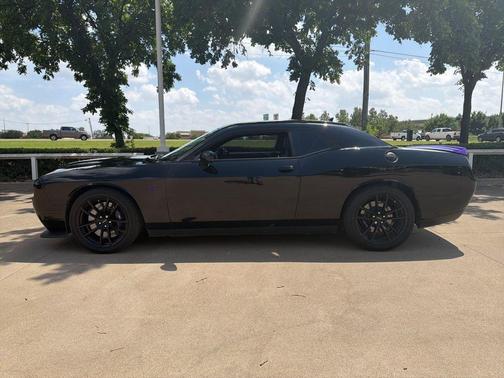 Pitch Black Clearcoat 2023 Dodge Challenger SRT Hellcat