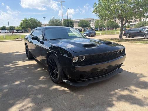 Pitch Black Clearcoat 2023 Dodge Challenger SRT Hellcat