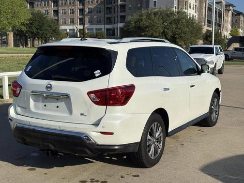 2018 Nissan Pathfinder SL