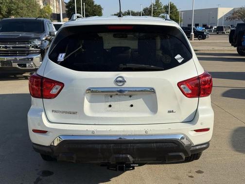2018 Nissan Pathfinder SL
