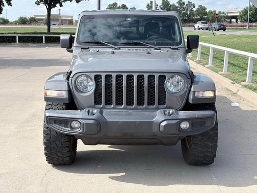 Sting-Gray Clearcoat 2022 Jeep Gladiator Sport S