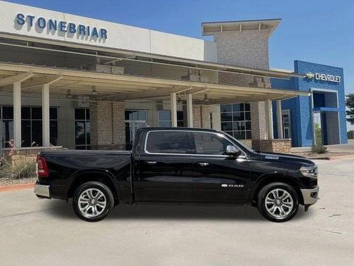 Diamond Black Crystal Pearlcoat 2019 RAM 1500 Longhorn