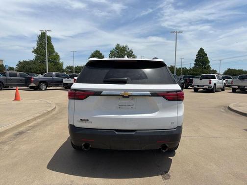 Summit White 2023 Chevrolet Traverse LT Leather