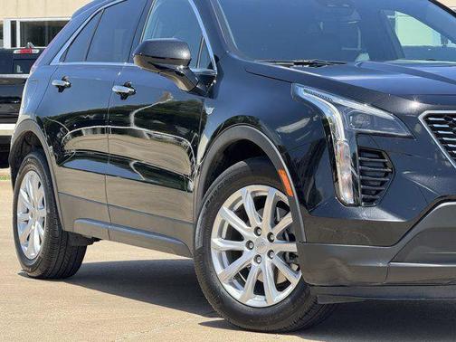 Stellar Black Metallic 2023 Cadillac XT4 Luxury