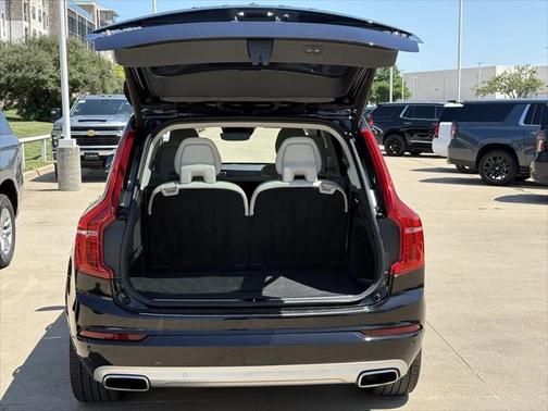 2019 Volvo XC90 T6 Momentum
