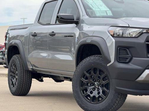Sterling Gray Metallic 2026 Chevrolet Colorado Trail Boss