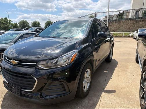 Mosaic Black Metallic 2020 Chevrolet Trax LS