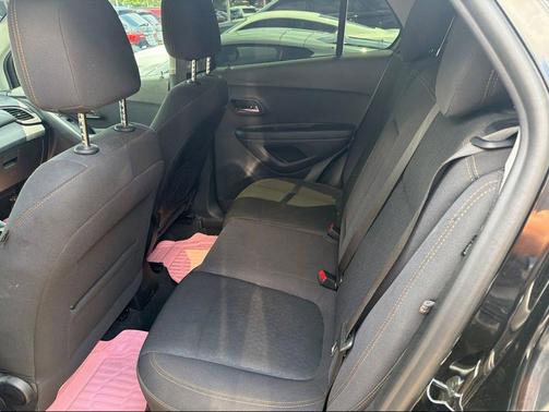 Mosaic Black Metallic 2020 Chevrolet Trax LS