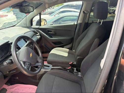 Mosaic Black Metallic 2020 Chevrolet Trax LS