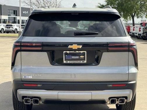 Sterling Gray Metallic 2026 Chevrolet Traverse LT