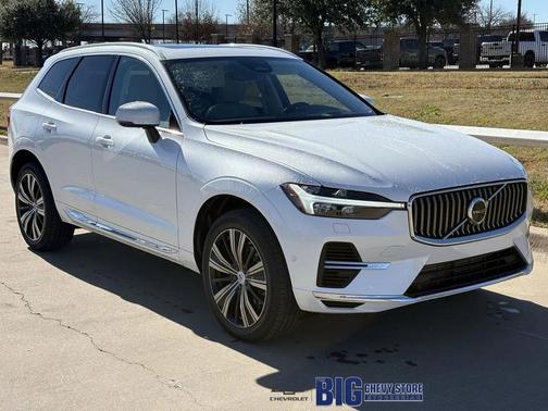 2023 Volvo XC60 Recharge Plug-In Hybrid T8 Ultimate Bright Theme