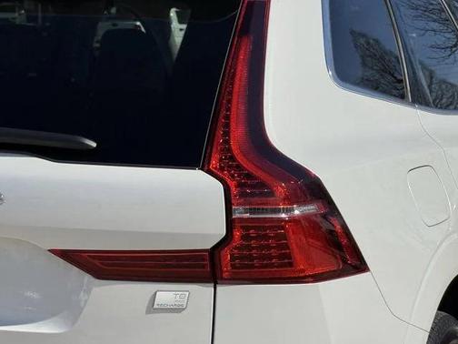 2023 Volvo XC60 Recharge Plug-In Hybrid T8 Ultimate Bright Theme