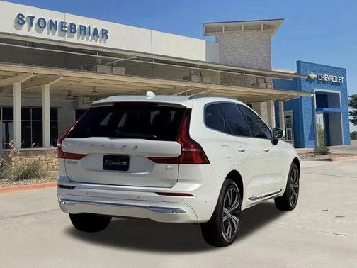 2023 Volvo XC60 Recharge Plug-In Hybrid T8 Ultimate Bright Theme