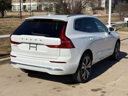 2023 Volvo XC60 Recharge Plug-In Hybrid T8 Ultimate Bright Theme