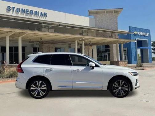2023 Volvo XC60 Recharge Plug-In Hybrid T8 Ultimate Bright Theme