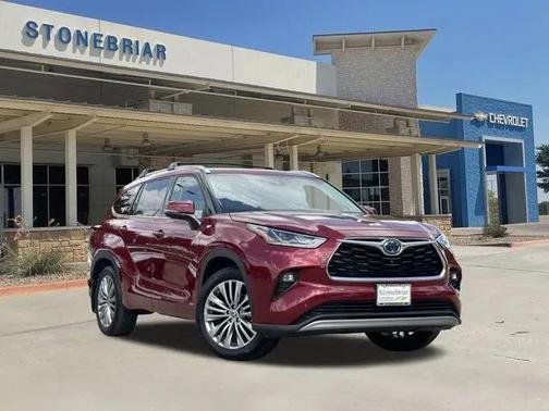 2022 Toyota Highlander Hybrid Platinum
