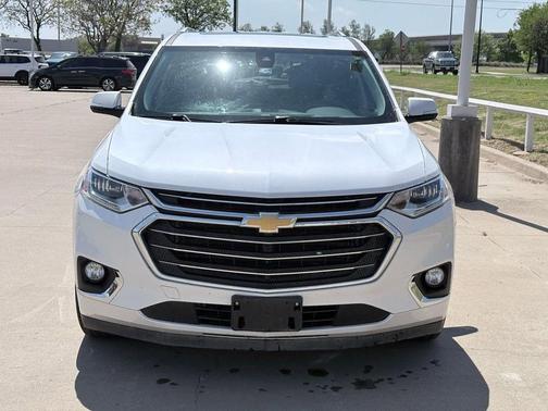 Iridescent Pearl Tricoat 2019 Chevrolet Traverse Premier