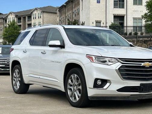Iridescent Pearl Tricoat 2019 Chevrolet Traverse Premier