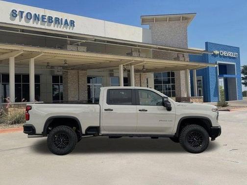 White Sands 2026 Chevrolet Silverado 2500 Crew Cab, Standard Bed, XR2, 4WD