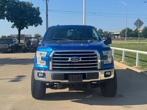 Blue 2016 Ford F-150 XLT