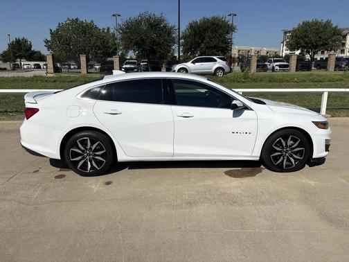 2022 Chevrolet Malibu FWD RS
