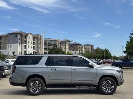 2025 Chevrolet Suburban 4WD Z71
