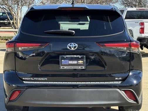 2024 Toyota Highlander LE