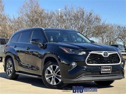 2024 Toyota Highlander LE