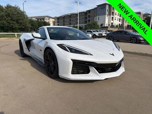 White Pearl Metallic Tricoat 2023 Chevrolet Corvette Z06