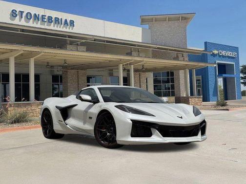 White Pearl Metallic Tricoat 2023 Chevrolet Corvette Z06