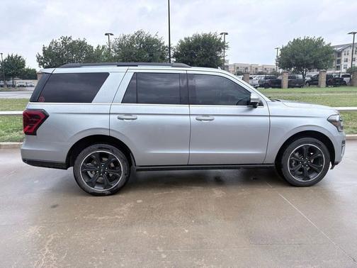 Iconic Silver Metallic 2023 Ford Expedition Limited