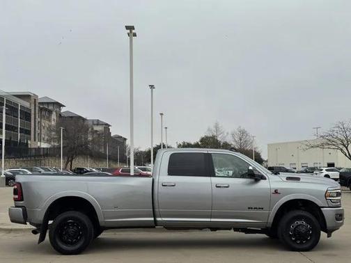 2020 RAM 3500 Laramie Crew Cab 4x4 8' Box
