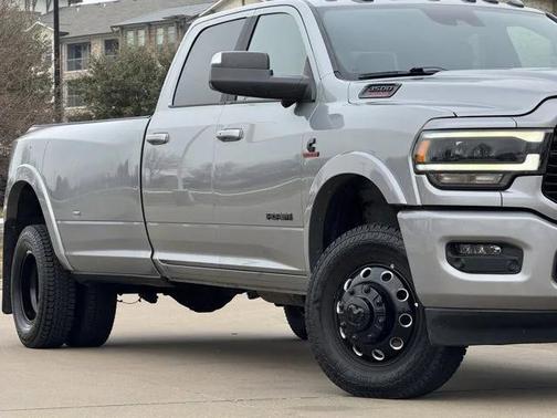 2020 RAM 3500 Laramie Crew Cab 4x4 8' Box