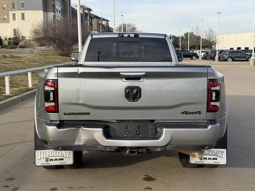 2020 RAM 3500 Laramie Crew Cab 4x4 8' Box
