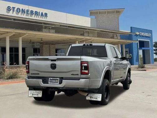 2020 RAM 3500 Laramie Crew Cab 4x4 8' Box