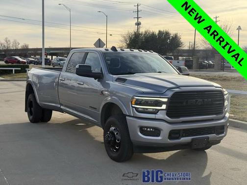 2020 RAM 3500 Laramie Crew Cab 4x4 8' Box
