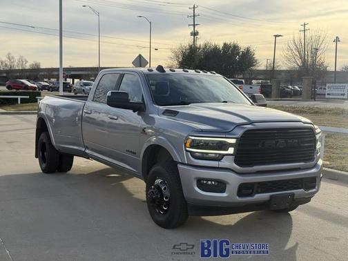 2020 RAM 3500 Laramie Crew Cab 4x4 8' Box