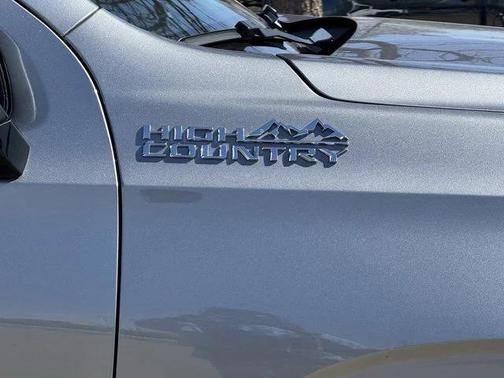 2024 Chevrolet Suburban 4WD High Country