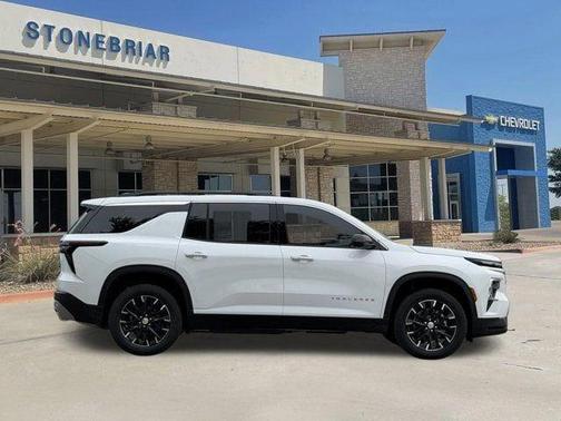 Summit White 2026 Chevrolet Traverse LT