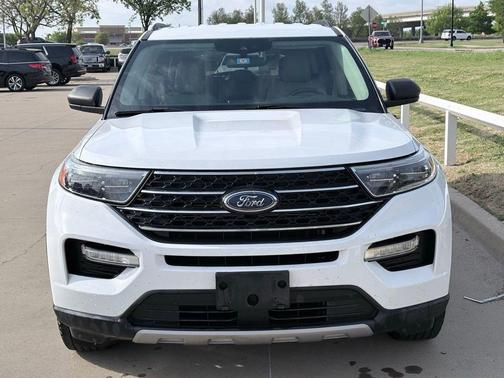 Oxford White 2020 Ford Explorer XLT