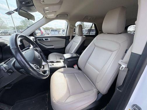 Oxford White 2020 Ford Explorer XLT