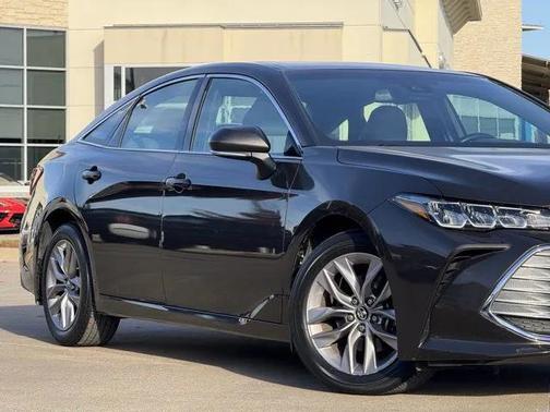 2019 Toyota Avalon XLE